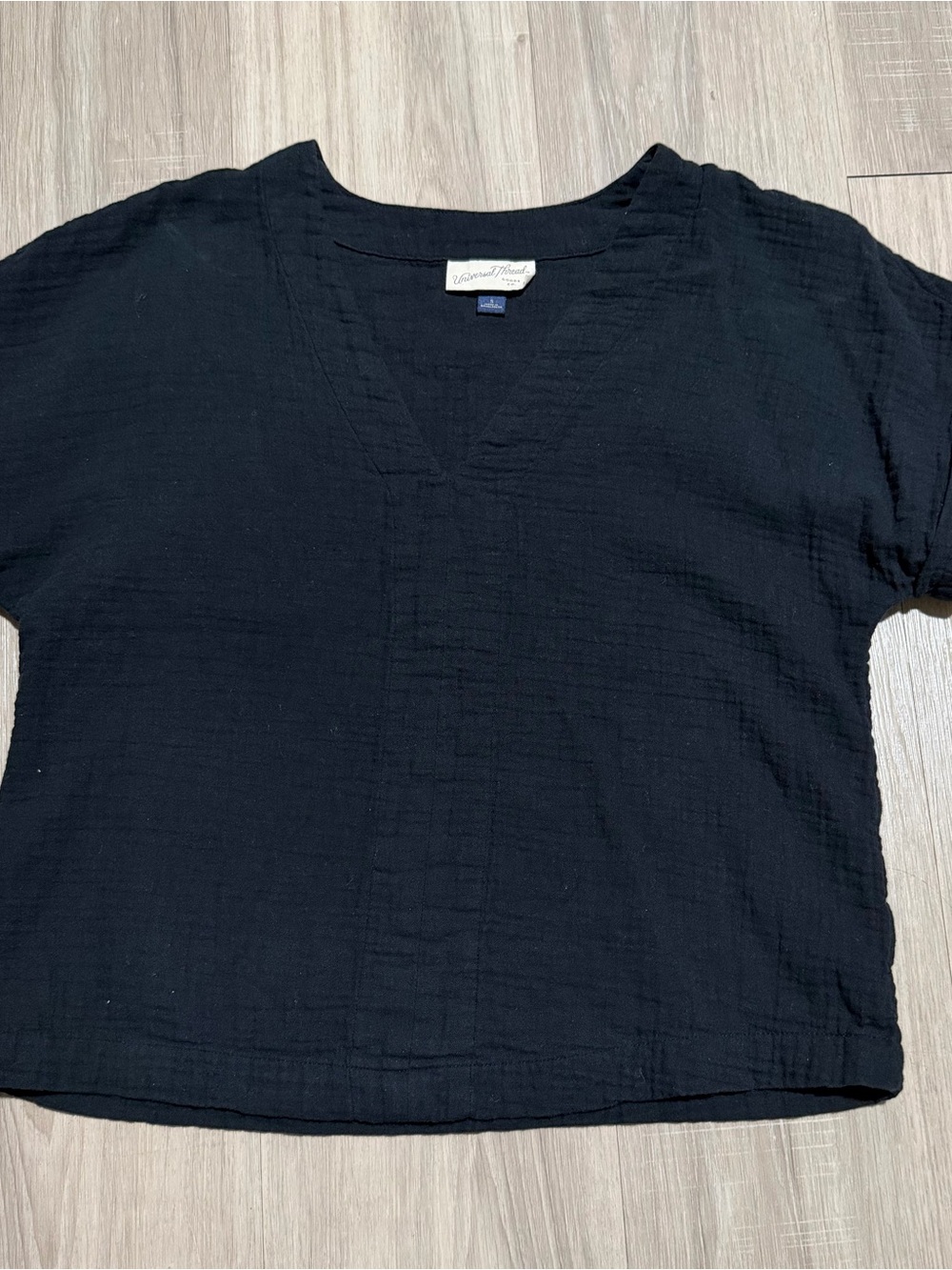 Universal Thread Black Cotton Gauze Top Size S Relaxed V Neck